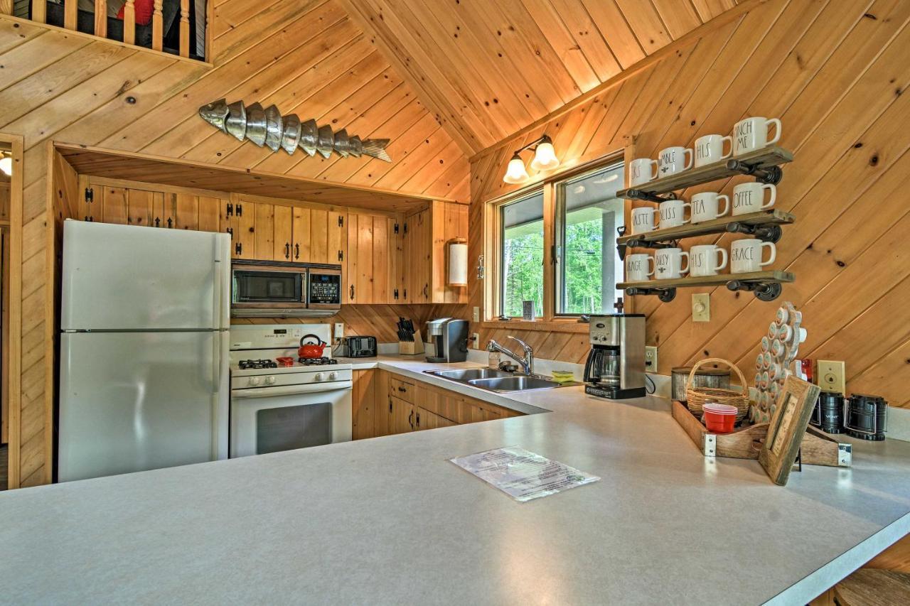 Riverfront Traverse City Cabin Fish, Kayak And Tube エクステリア 写真