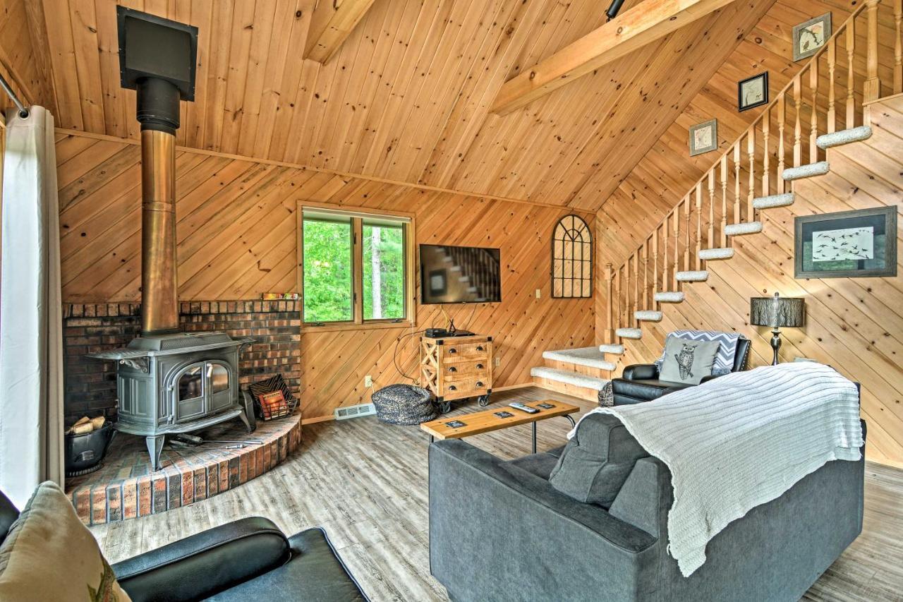 Riverfront Traverse City Cabin Fish, Kayak And Tube エクステリア 写真