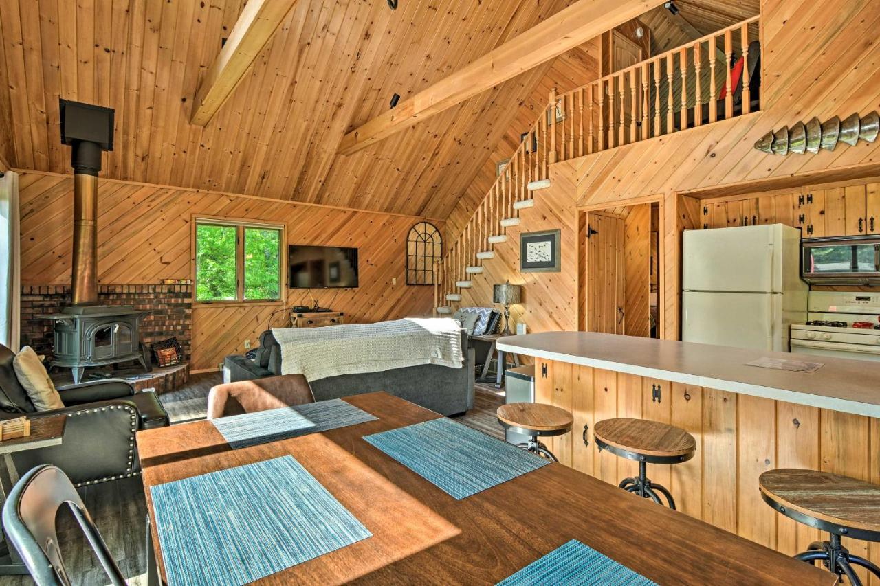 Riverfront Traverse City Cabin Fish, Kayak And Tube エクステリア 写真