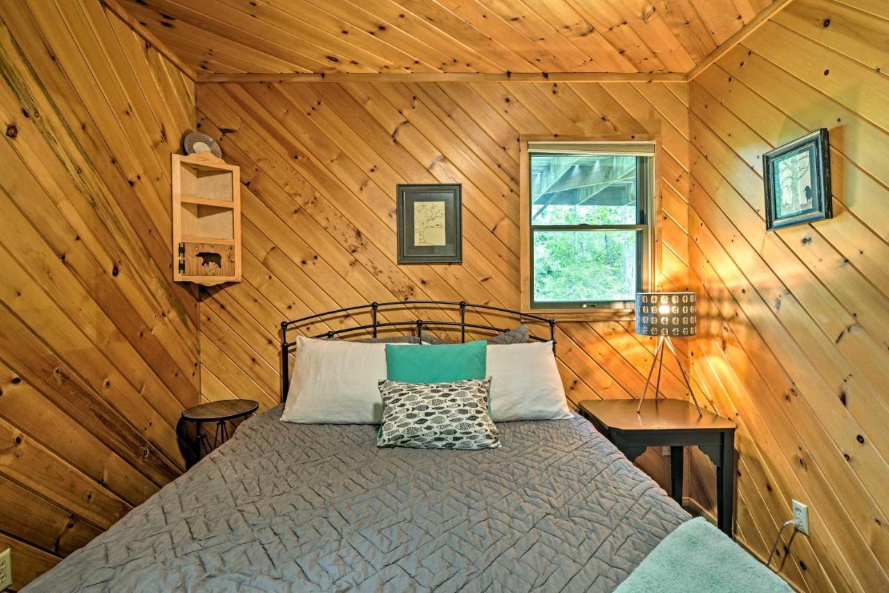 Riverfront Traverse City Cabin Fish, Kayak And Tube エクステリア 写真