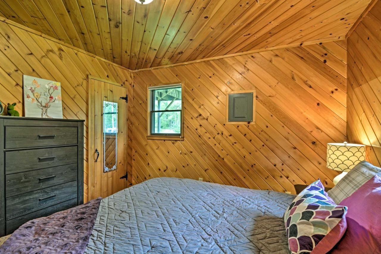 Riverfront Traverse City Cabin Fish, Kayak And Tube エクステリア 写真