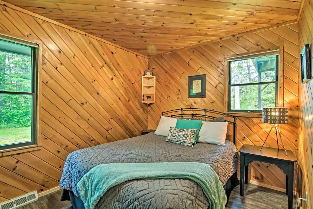 Riverfront Traverse City Cabin Fish, Kayak And Tube エクステリア 写真