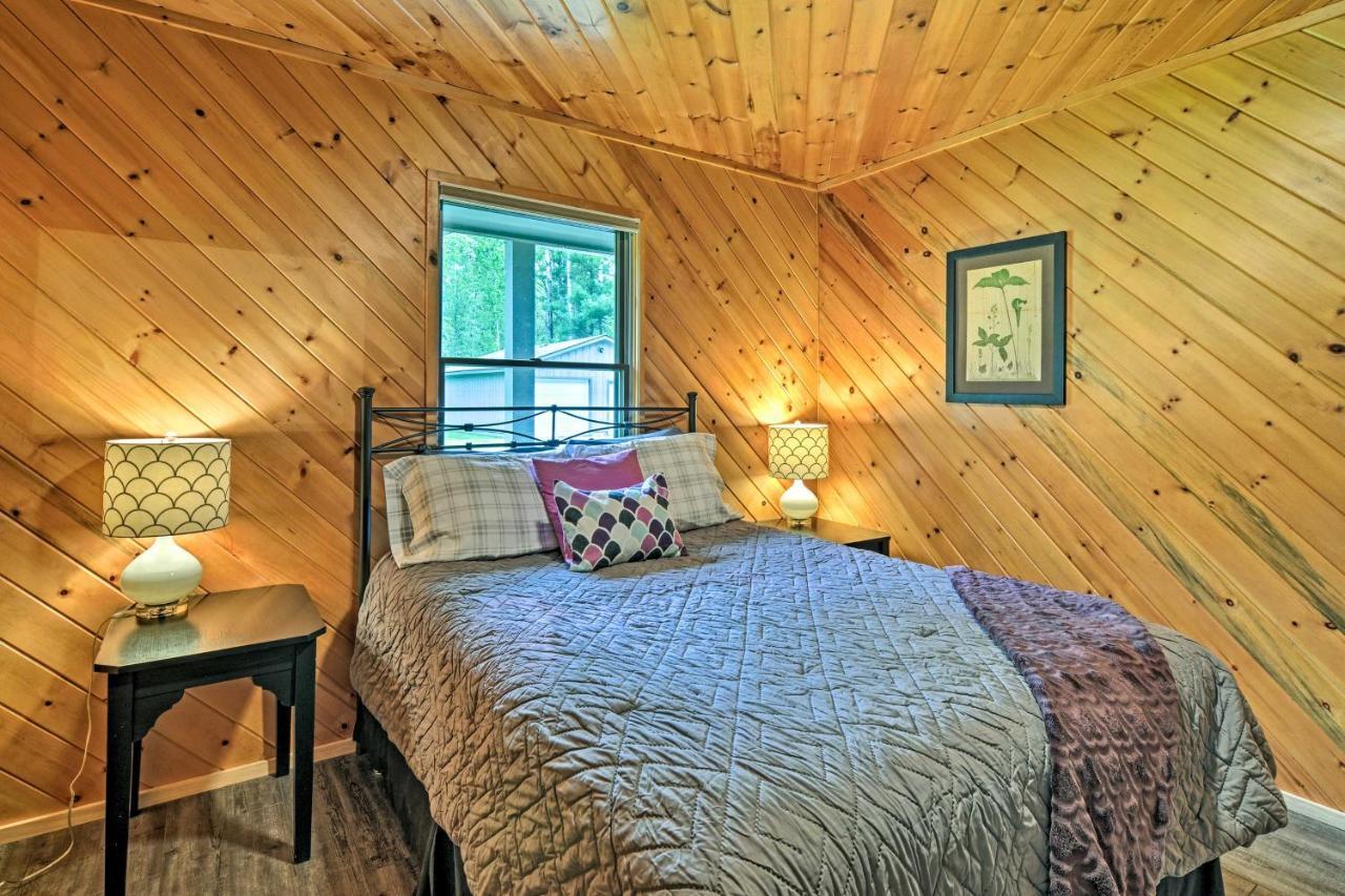 Riverfront Traverse City Cabin Fish, Kayak And Tube エクステリア 写真