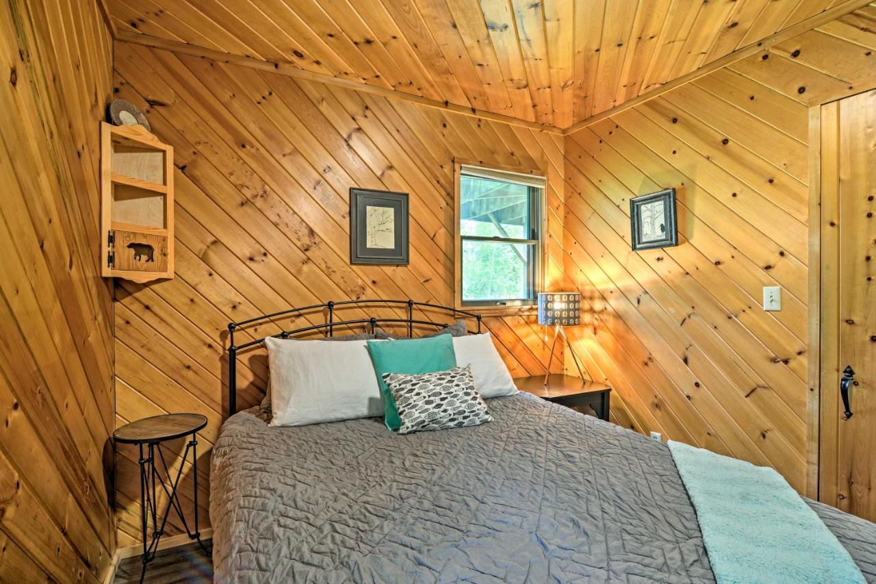 Riverfront Traverse City Cabin Fish, Kayak And Tube エクステリア 写真