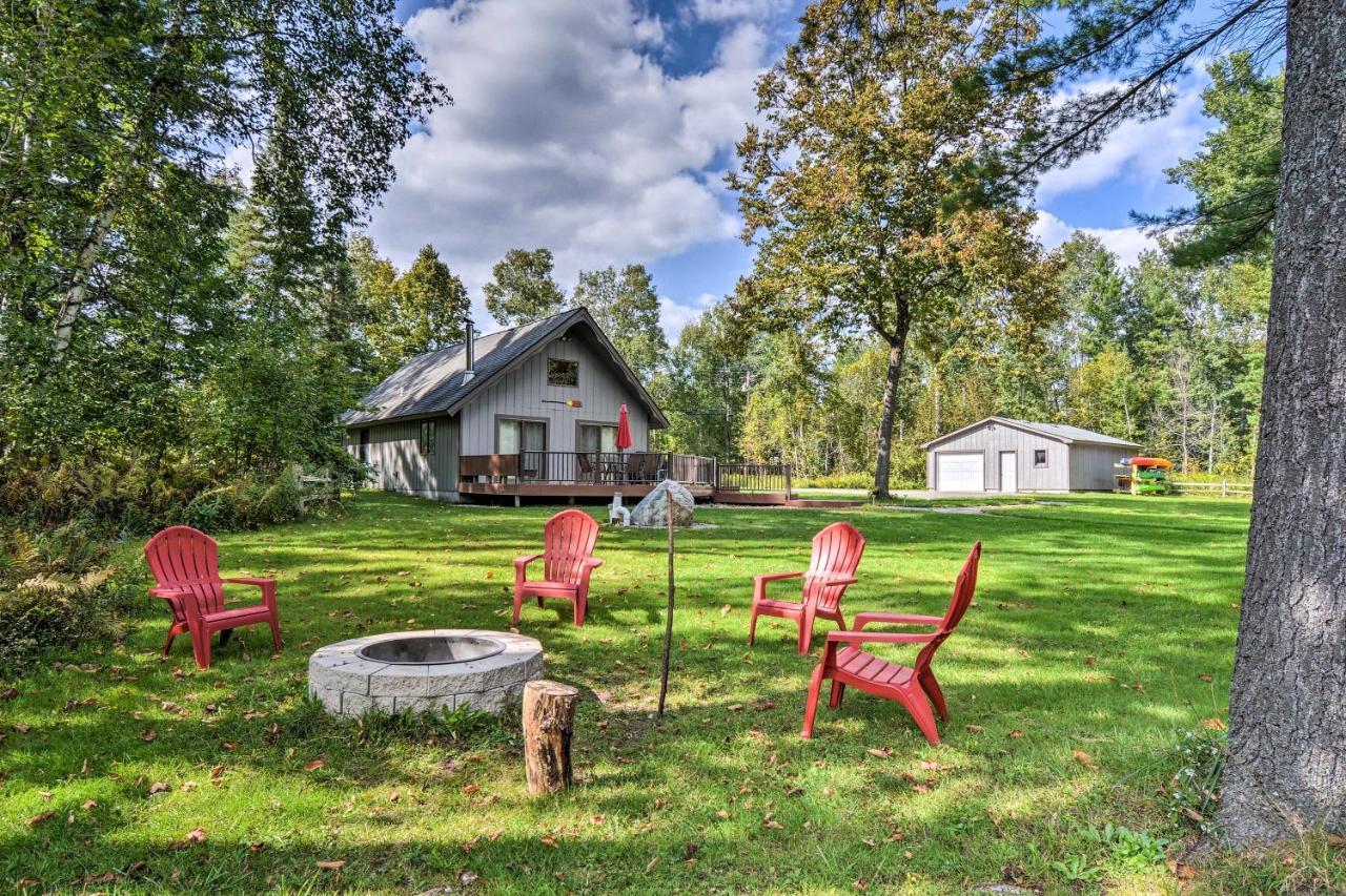 Riverfront Traverse City Cabin Fish, Kayak And Tube エクステリア 写真